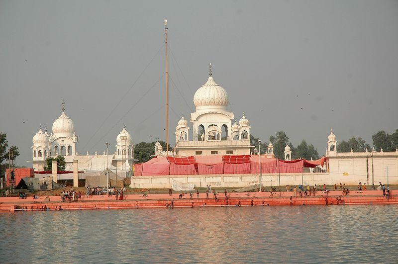 Kapal Mochan sacred tank and shrine, Bilaspur