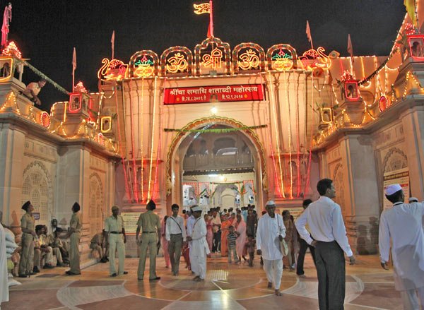 Shri Gajanan Maharaj Samadhi Mandir, Shegaon